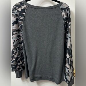 Women's Gray Camo Sleeve